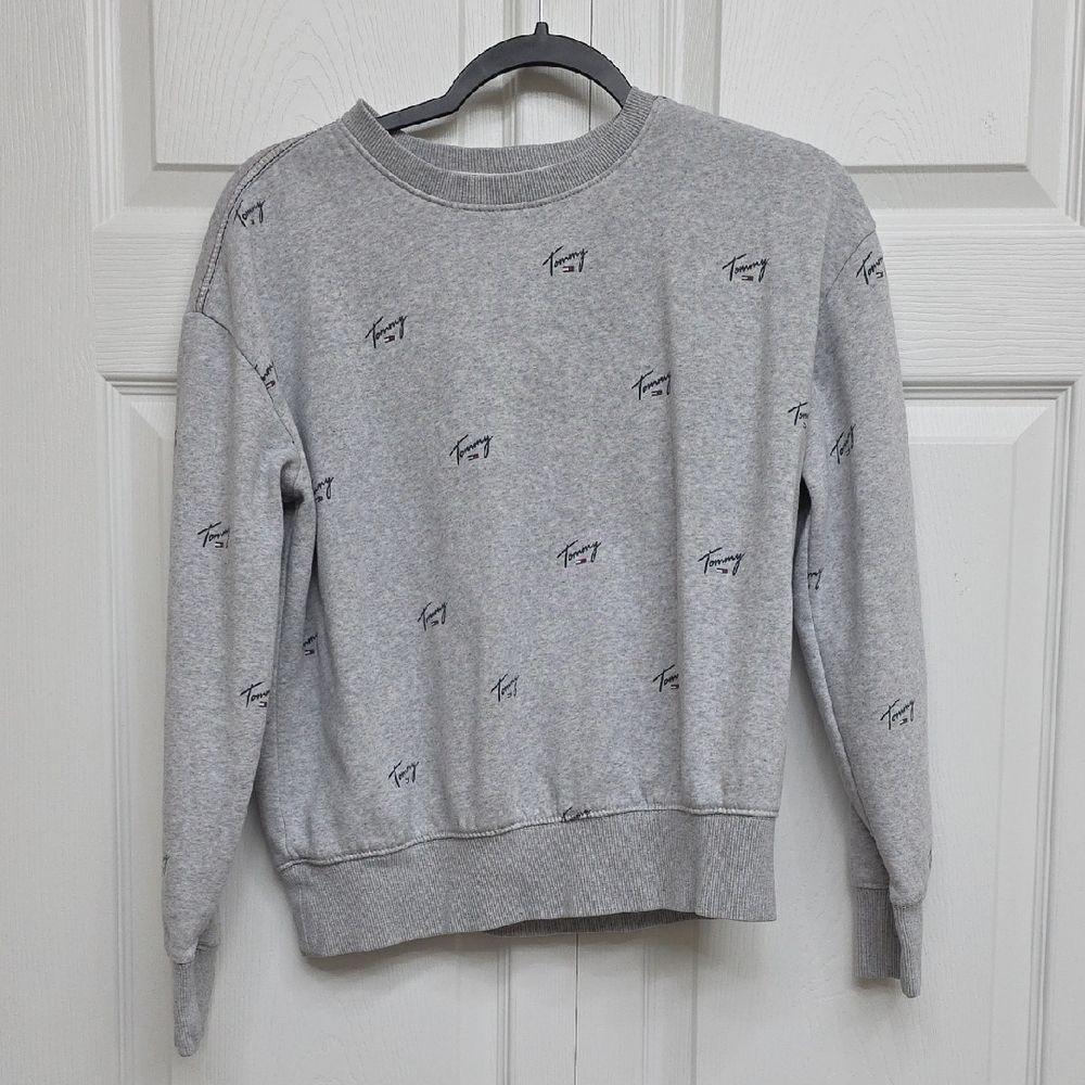 5 For $25 Tommy Jeans Gray Sweater Shirt